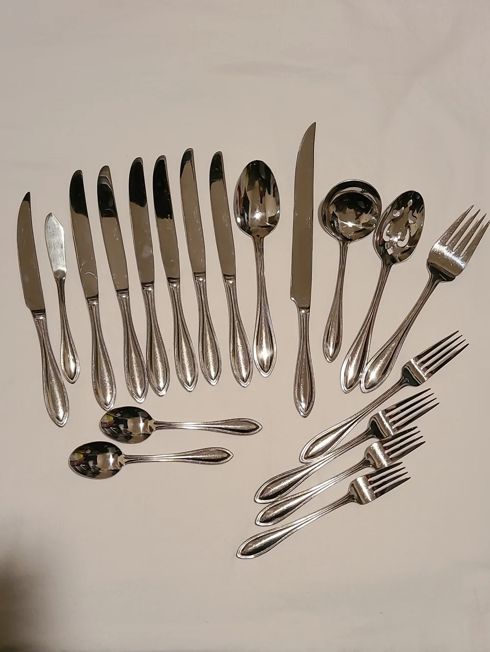 Wallace 18/10 Indonesia Silver Flatware, 19 Pieces Beaded Edge Teardrop